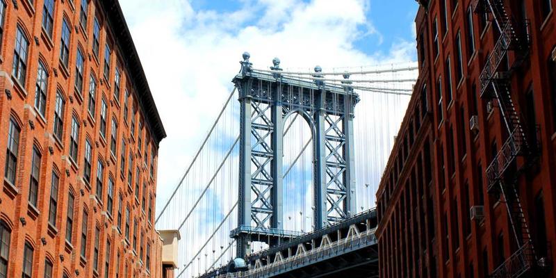 压力管理与心理健康服务：LGBTQ+伴侣如何通过情感咨询应对社会压力与内部关系动态