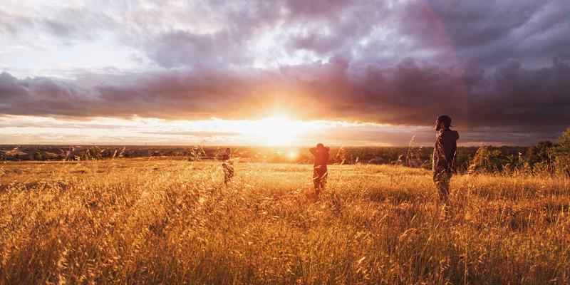幸福星指南：情感咨询视角下的婚前辅导，如何通过情绪支持与压力管理构建关系韧性