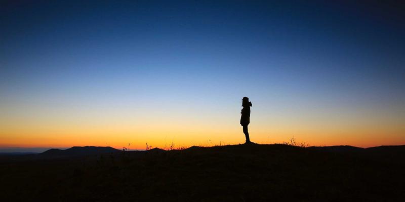 情感咨询与人际关系咨询如何帮助受暴者走出创伤：专业压力管理指南