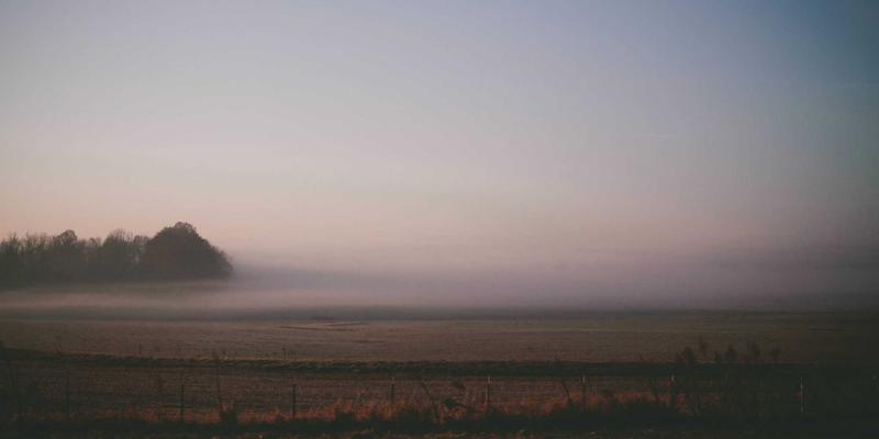 职场压力如何侵蚀亲密关系？情感咨询与压力管理的修复指南