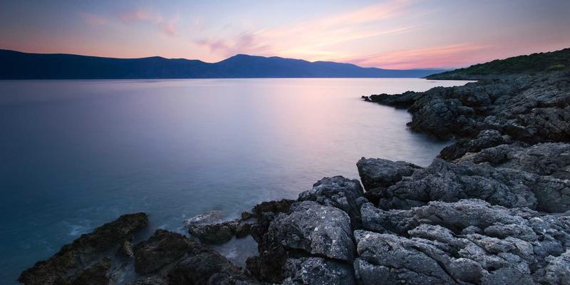 职场高压人群情感咨询：工作压力如何侵蚀亲密关系及科学应对策略